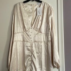 Beautiful brand new mid length dress